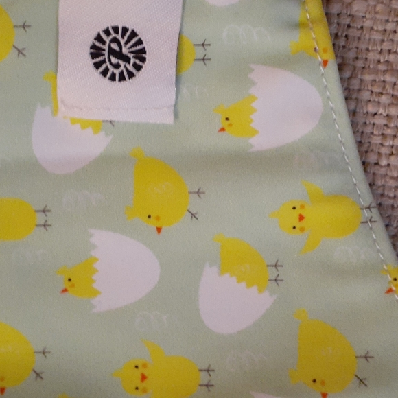 Pomchies Pom Masks, Set of Two - Picture 2 of 3